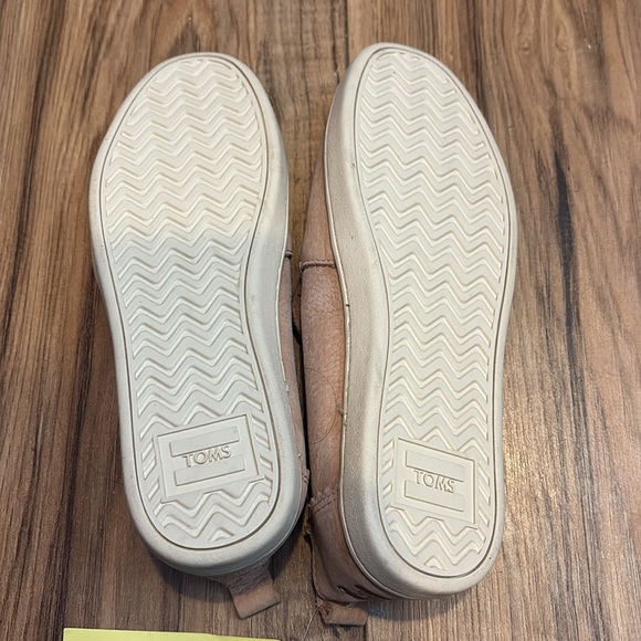 Tom’s - Picture 2 of 3